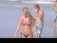 Adolescente de cuerpo caliente en bikini (18+)