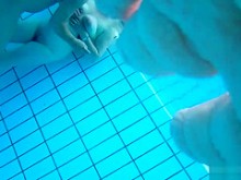 Parejas desnudas bajo el agua piscina oculta hd 1