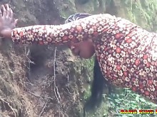 SEXO AMA DE CASA AMATEUR DE ÉBANO ATRAPADA FOLLANDO A UN CAZADOR AFRICANO DE CARNE DE BUSH - HARDCORE BUSH PORNO
