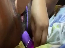 Ver a mi hermanastro jugar con su polla me mojó el coño