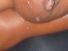 TETAS GRANDES Y SALVA** ¡CORRME Y MÍRAME JUGAR CON MIS GRANDES TETAS DE CHOCOLATE HÚMEDAS! *De nada(; **